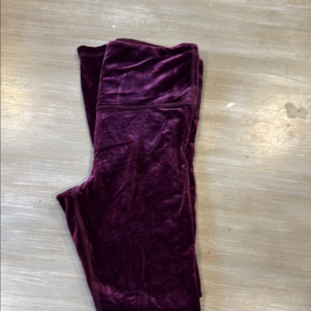 ATHLETA woman’s Elation Velvet Tight, size small